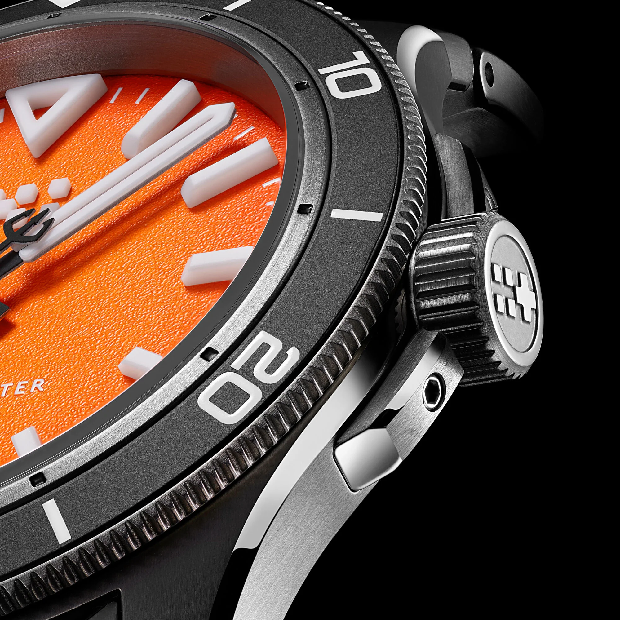 Christopher Ward C60 Trident Lumière - Orange - Bader bracelet - Image 4