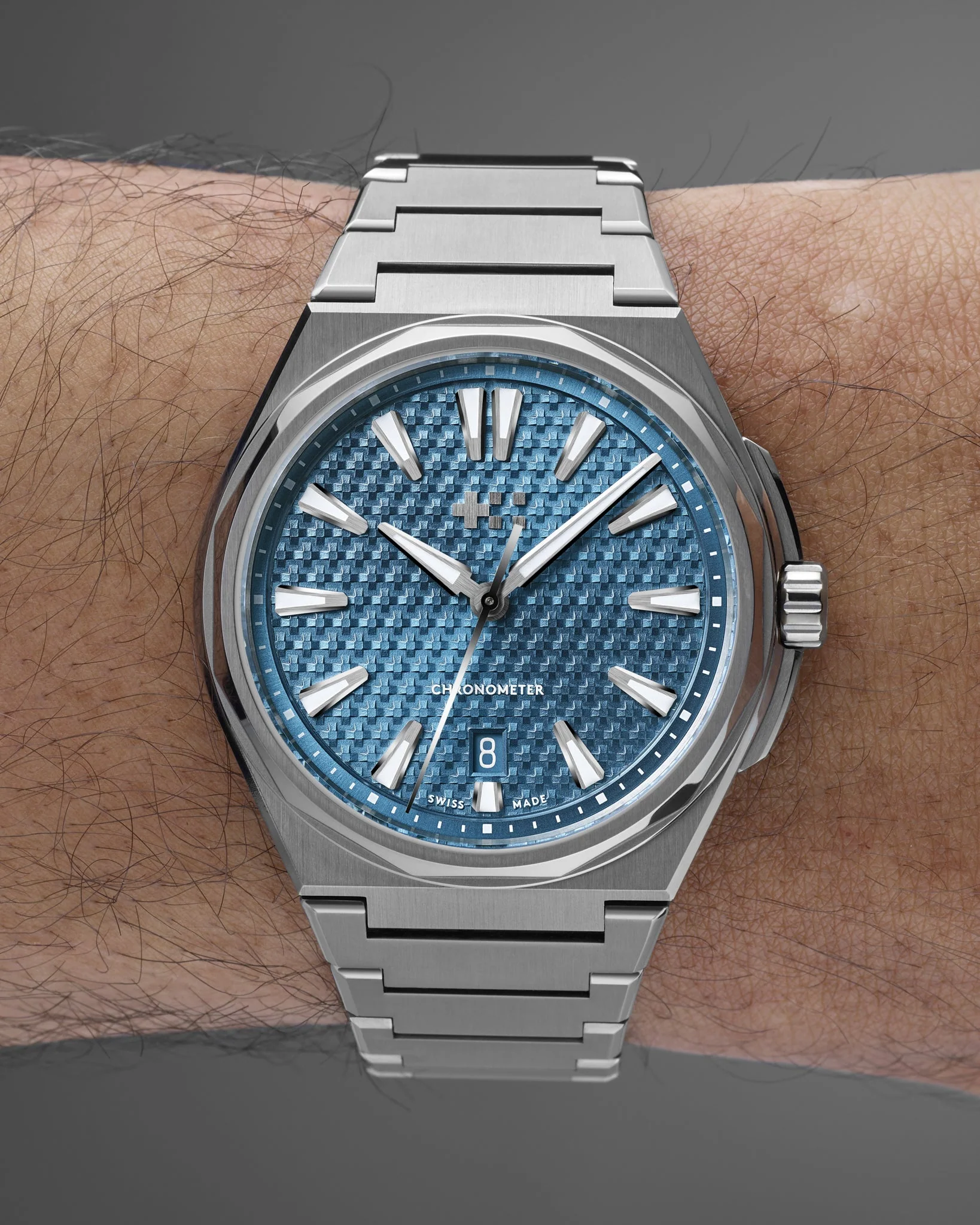 Christopher Ward The Twelve Titanium - Fjord Blue -  Non-Fumé 40mm - Image 8