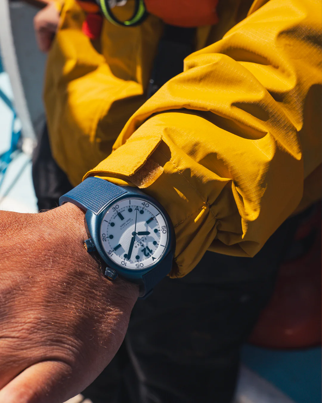 Farer Endeavour Ocean Blue Aqua Compressor - Titanium Dive Watch - Image 12