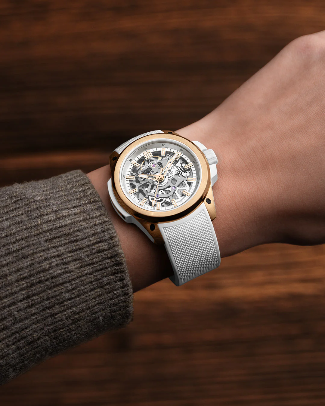 NORQAIN Wild ONE Skeleton 42mm - Gold - Image 2